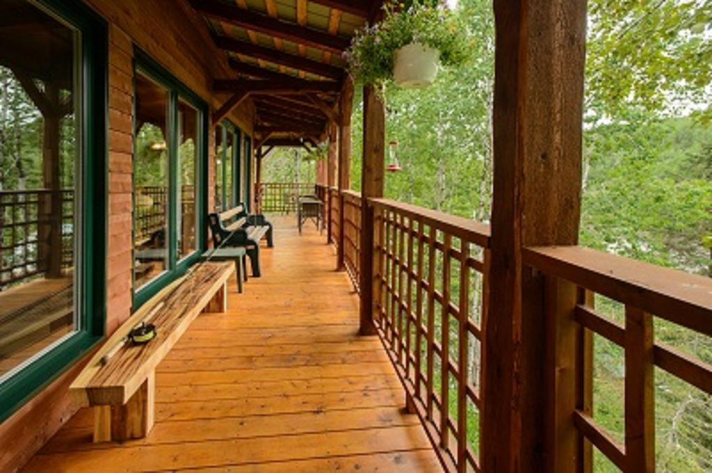 Auberge De La Riviere Matapedia - Matapedia River Lodge Routhierville Exteriör bild